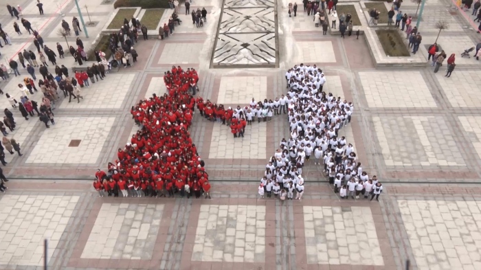 Видин атакува \"Гинес\": Доброволци и самодейци изградиха над 30 км мартеница 