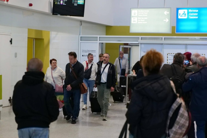 Първите евакуирани от Близкия изток: 180 българи кацнаха на летище Варна