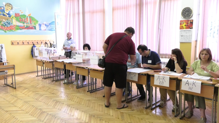 14 партии и 10 коалиции влизат в надпреварата за вота на 19 април