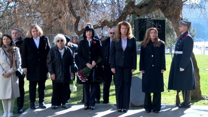 83 години от спасяването на българските евреи - Йотова: \"Днес молитвата ни е за мир, разум и диалог\"