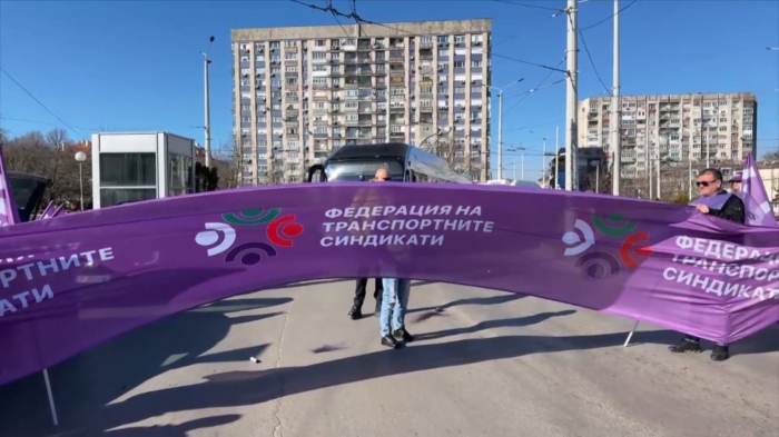Протест и в Русе: Служителите на градския транспорт искат увеличение на заплатите (Обновен)