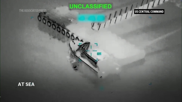 Иран минира Ормузкия проток: Масирани атаки в Близкия изток