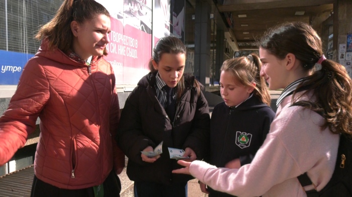 Доблестна постъпка: Ученици от Враца върнаха намерени пари