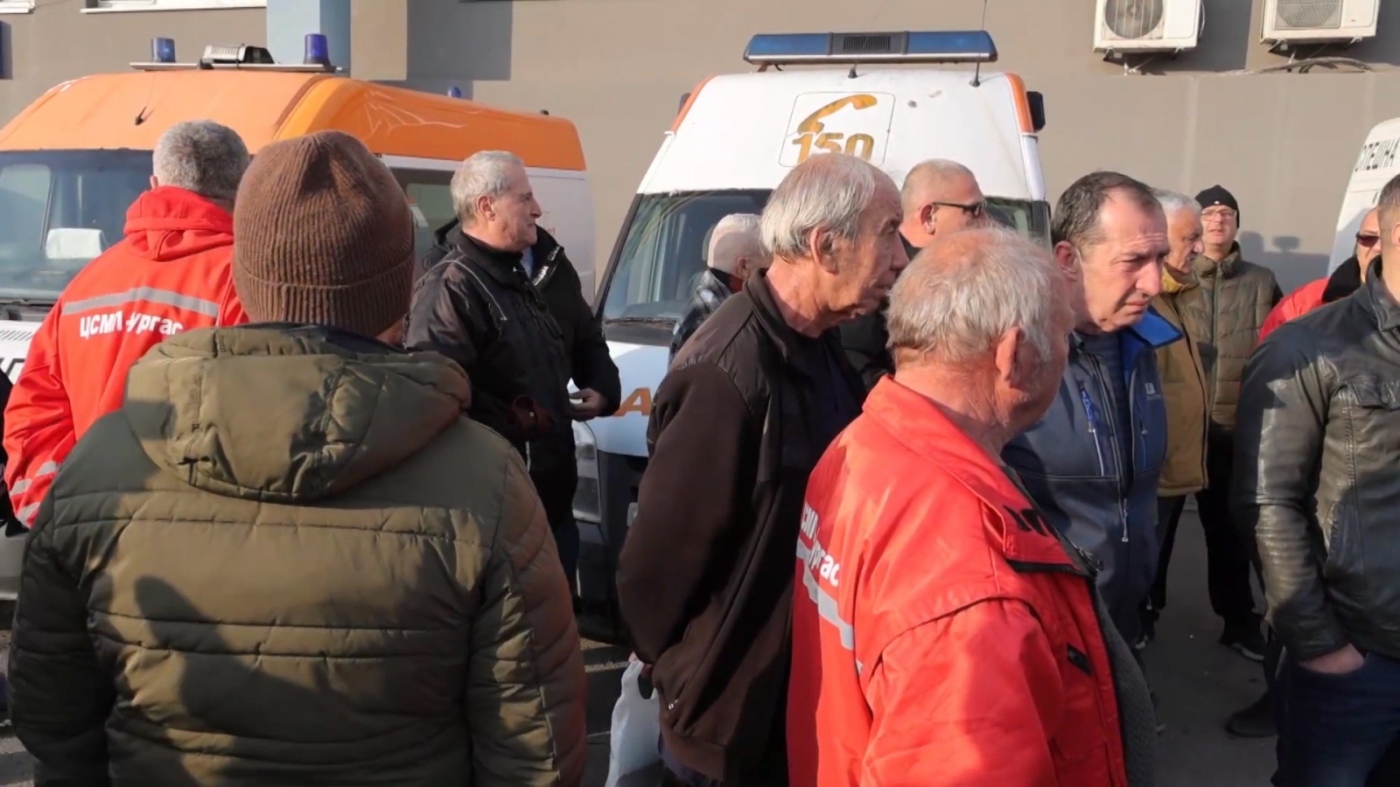 Протест заради глоби от КАТ: Шофьори на линейки в Бургас със 126 фиша за скорост 