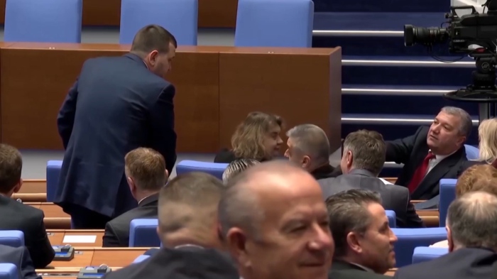 Депутатите решиха: Пенсионери и деца ще получават бонуси два пъти годишно 