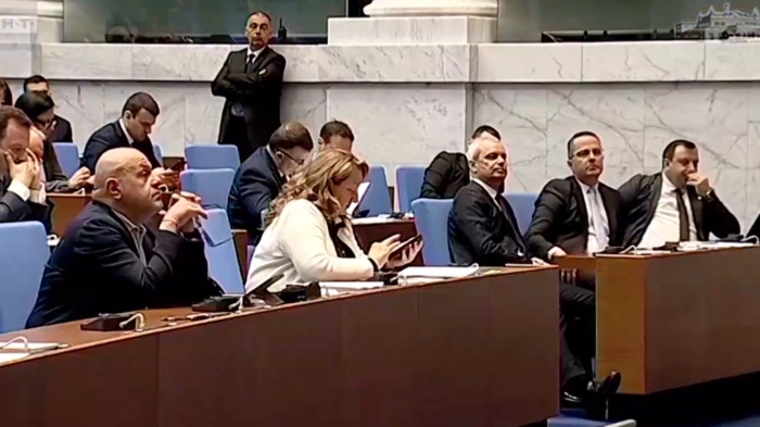 На прощаване: Депутатите се скараха и в последния ден на парламента