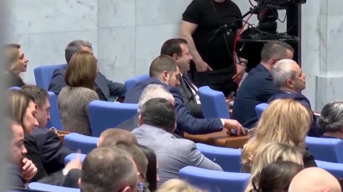 В последния си работен ден: Депутатите узакониха лобизма 