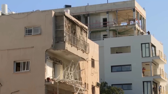 Иран с нов ракетен удар срещу Израел