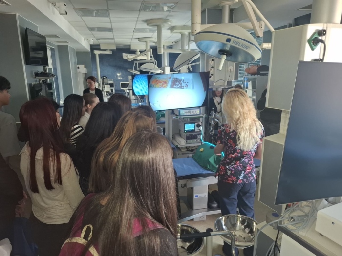 По пътя на медицината: Ученици от ППМГ Враца посетиха МУ - Плевен