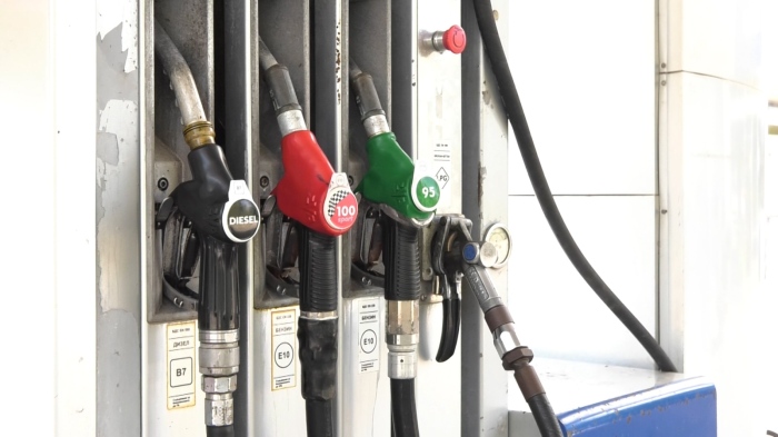 Заради поскъпването на горивата: Кабинетът ще субсидира училищния и междуселищния транспорт