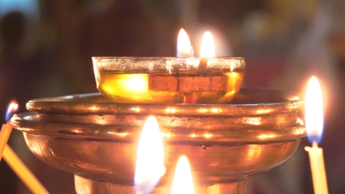 На третият ден от Възкресение Христово: Вярващите отдават почит на Божията майка 