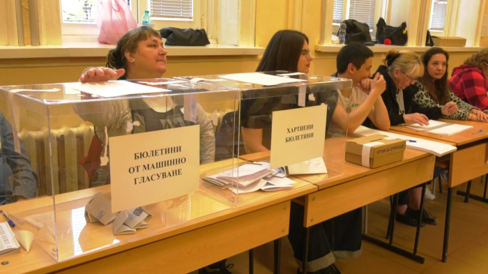 До края на деня: Водачите на листи решават от кой район да влязат в НС