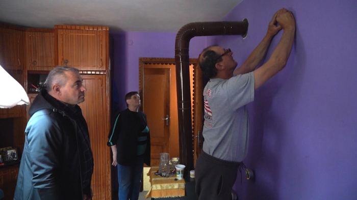 Срещу битовите пожари: Монтират датчици в домовете на възрастни хора във Вършец