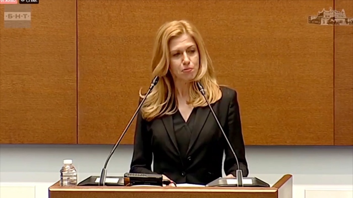 Новите 240 положиха клетва: Михаела Доцова е новият председател на НС