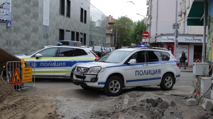 Трудов инцидент в Бургас: Работник загина след като земна маса го затрупа