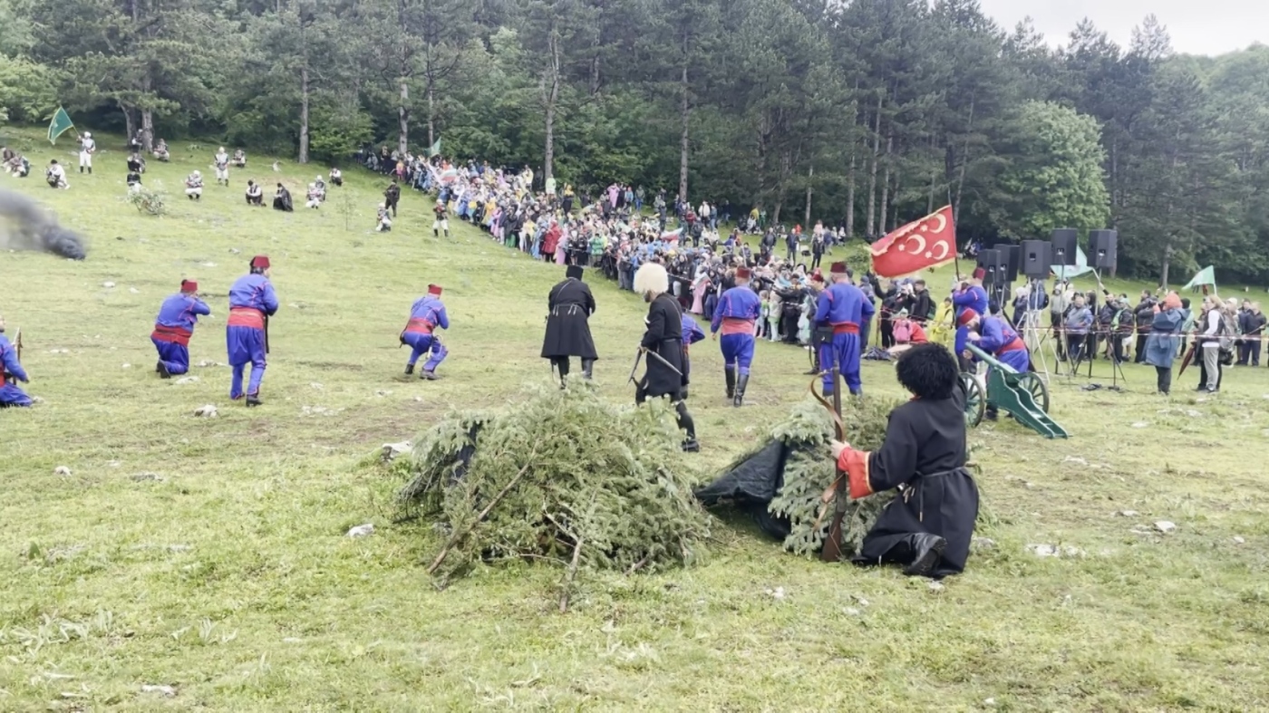 В Деня на Ботев пресъздадоха последната битка на вр. Околчица