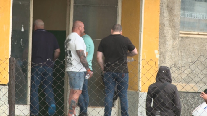 Тройното убийство в Угърчин: Обвиняемият 27-годишния Петър Иванов остава в ареста