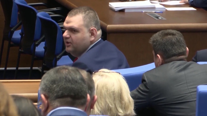 Заради полетите на Пеевски: Изслушват вътрешния министър в НС 