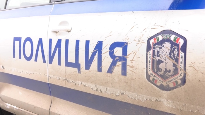 Пиян мъж посегна на полицай