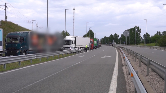 Камионите над 12 т със забрана да изпреварват?: ПБ предлага промяна в Закона за движение по пътищата