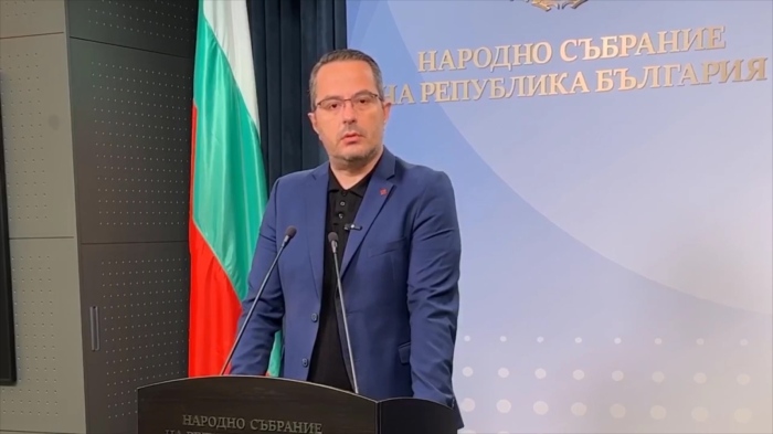 \"Възраждане\" призова: За спиране на оръжейната и финансовата помощ за Украйна