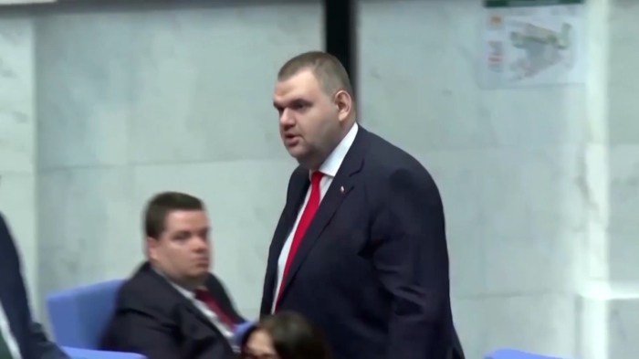 Пеевски за Демерджиев: \"Вместо нощем да мисли за жена си, мисли за мен\" 