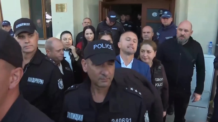 ГДБОП с акция в община Белица: Изведоха кметът Радослав Ревански за разпит 