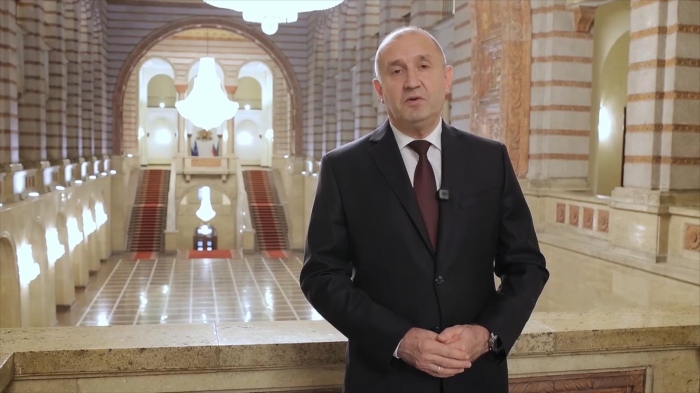 Премиерът Радев: \"България е извадена от „сивия списък\" за пране на пари\"